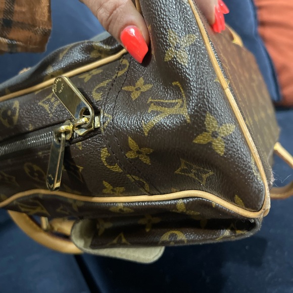 Manhattan Handbag Monogram Canvas GM - Picture 10 of 11